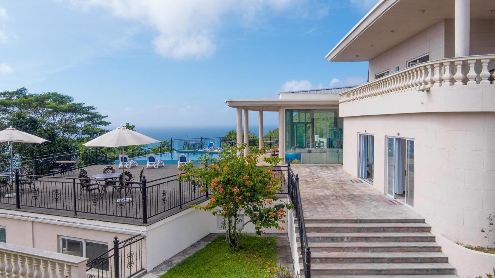 Amanda Villa - Best Value Mountain Top Inn Au Cap Екстер'єр фото
