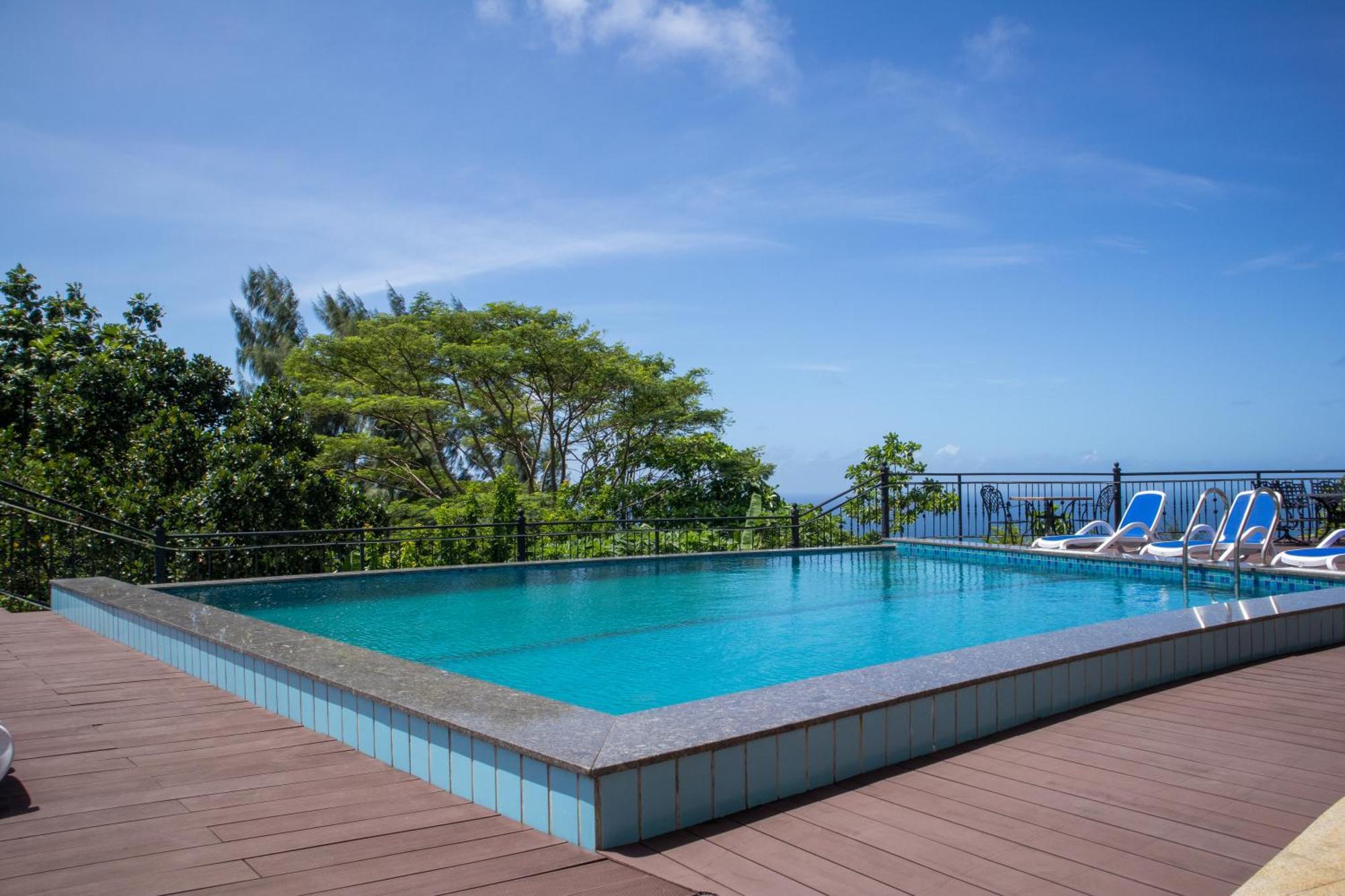 Amanda Villa - Best Value Mountain Top Inn Au Cap Екстер'єр фото