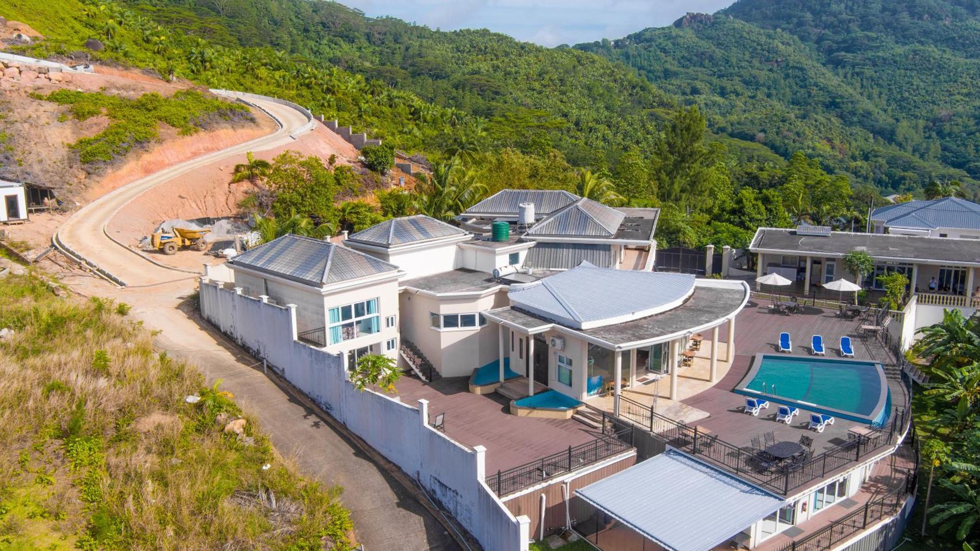 Amanda Villa - Best Value Mountain Top Inn Au Cap Екстер'єр фото