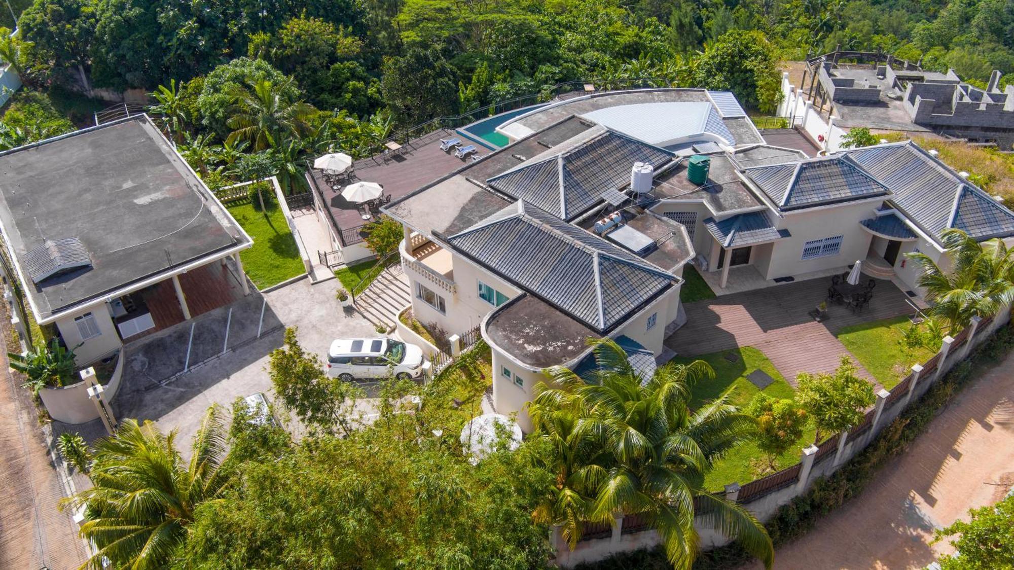 Amanda Villa - Best Value Mountain Top Inn Au Cap Екстер'єр фото